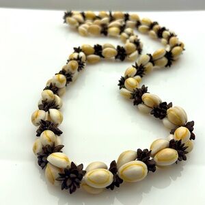 Vintage Shell and Seed Bead Necklace